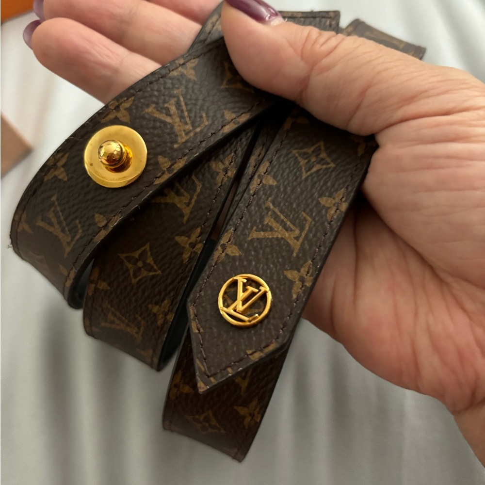 Louis Vuitton tie the knot belt 25cm reversible